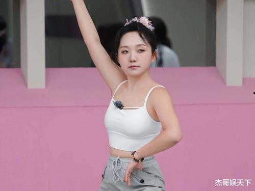 国产乱老熟300部,揭秘中国影视行业独特现象 第2张 国产乱老熟300部,揭秘中国影视行业独特现象 第2张